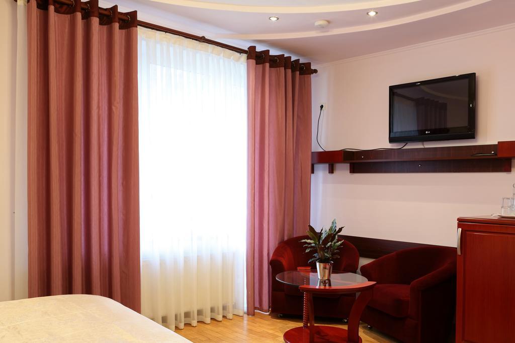 Hotel Bachus Chişinău Værelse billede