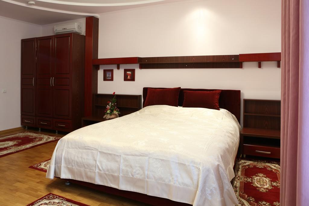 Hotel Bachus Chişinău Værelse billede