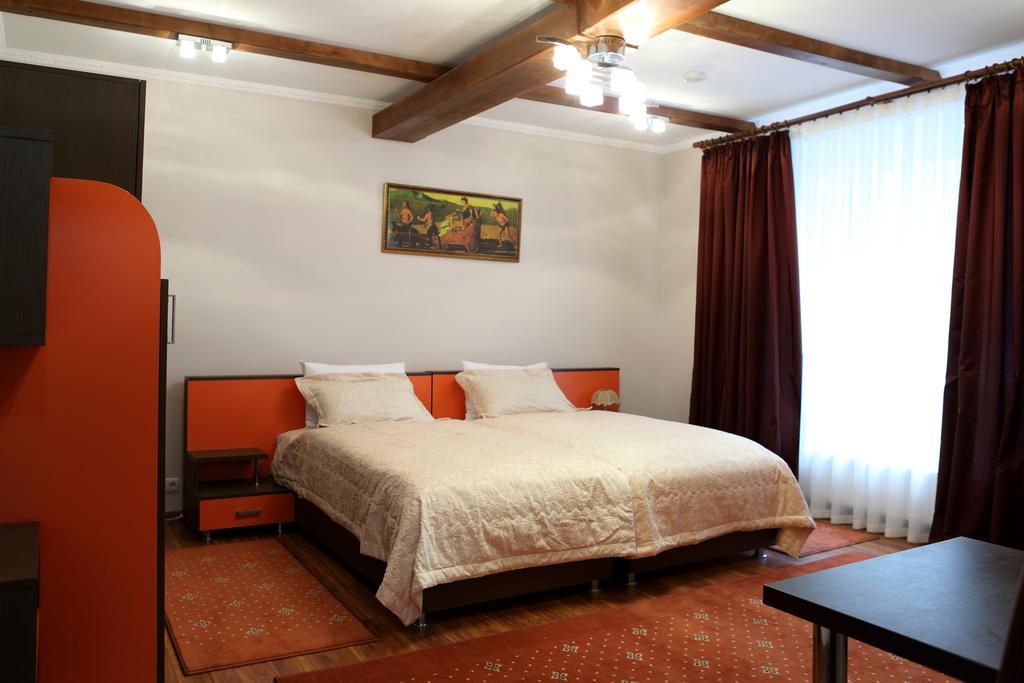 Hotel Bachus Chişinău Værelse billede
